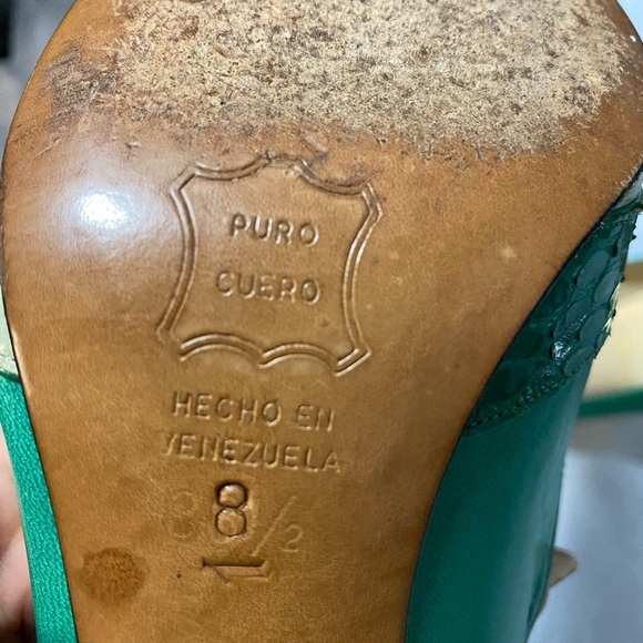 Vintage Dior Green and Cream Leather Heels - Size 8/8.5 approx - Picture 5 of 8